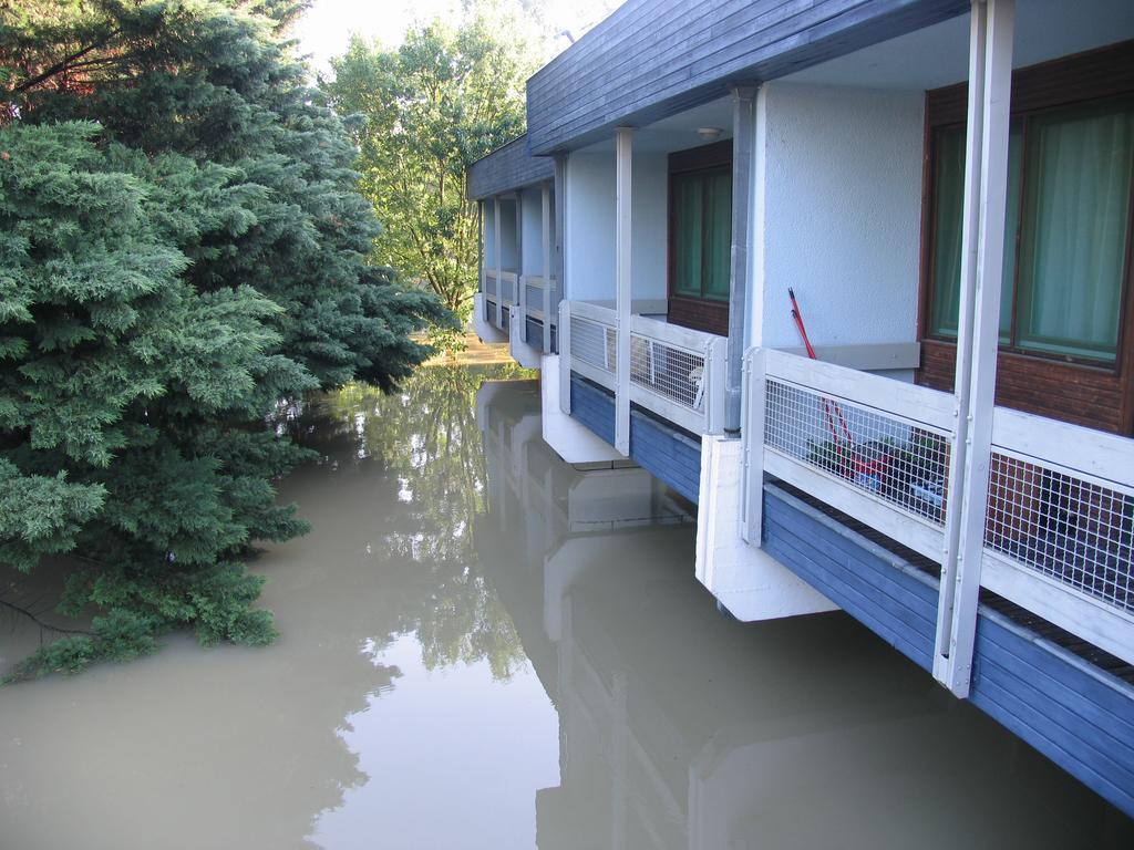 Waterfront Hotel Szentendre Exterior photo