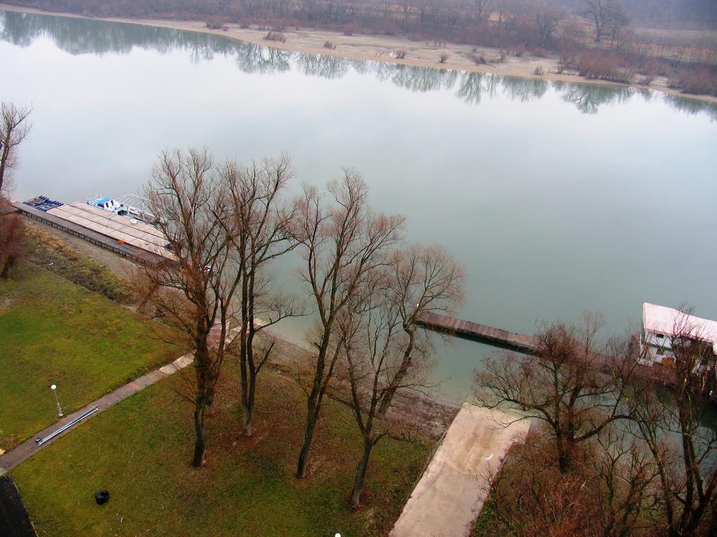 Waterfront Hotel Szentendre Exterior photo